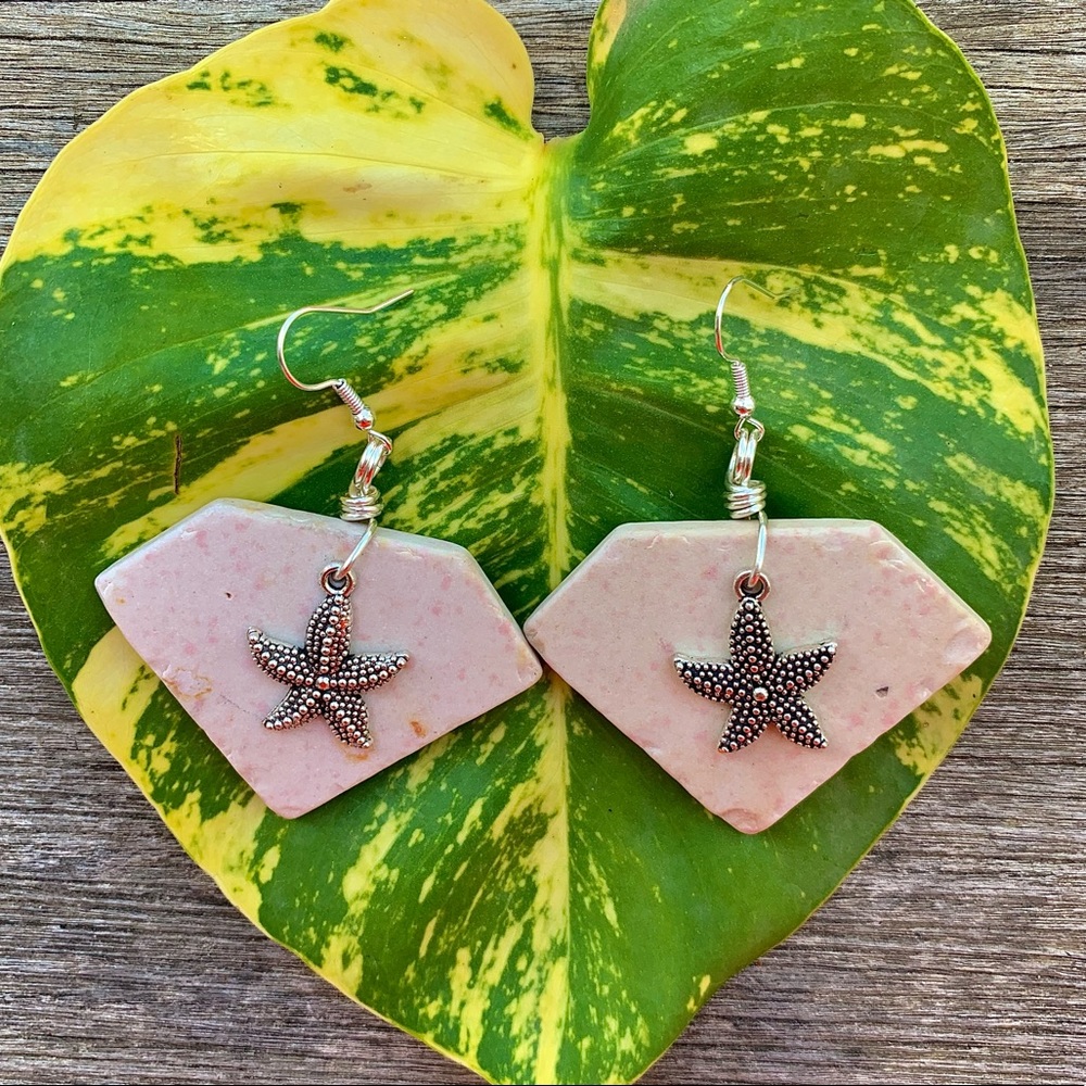 Sea tumbled tiles starfish charm earrings - Picture 2 of 2